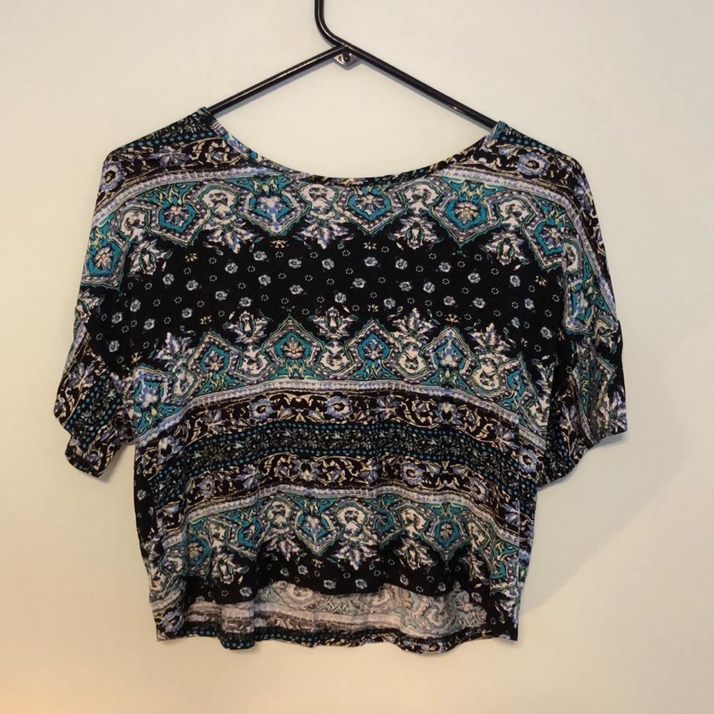Flowy patterned crop top